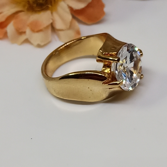 Size 8  18k GE large ring. - Picture 4 of 7